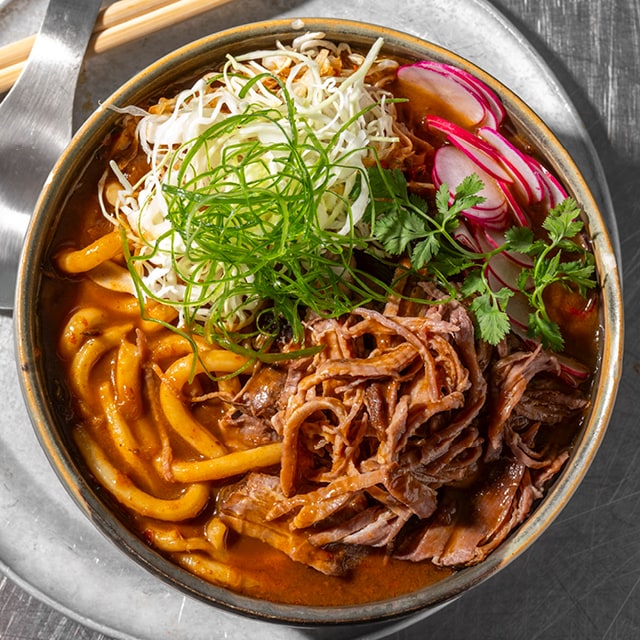 Udonnoedels met gemarineerd rundvlees